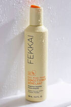 Full Blown Volume Conditioner Weightless Amplifier 250ml Full Blown Volume Conditioner Weightless Amplifier 250ml