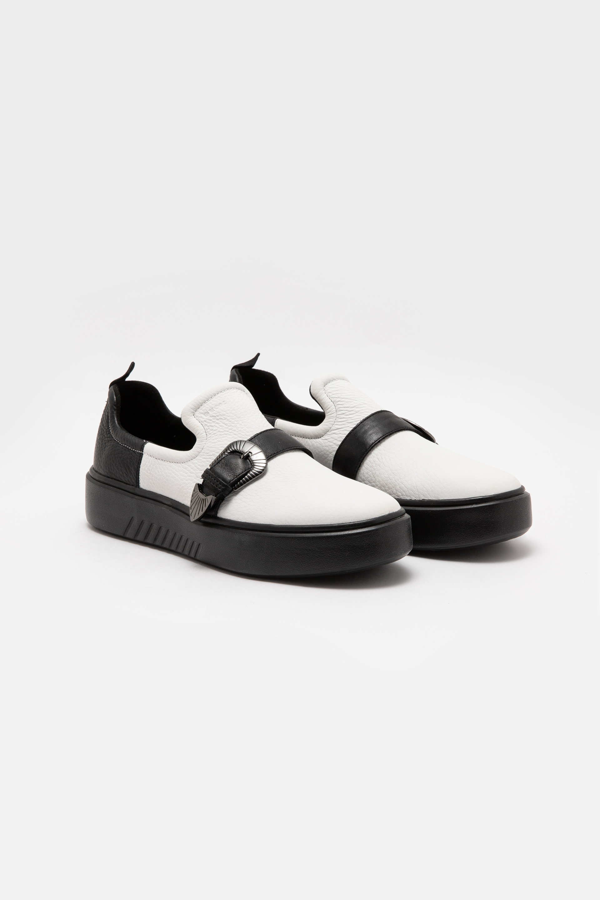 

Geox Nhenbus Leather Slip-on Sneakers