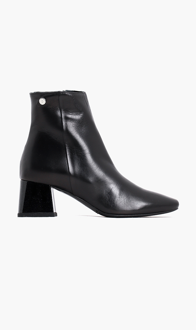 

Pollini Leather Ankle Boots