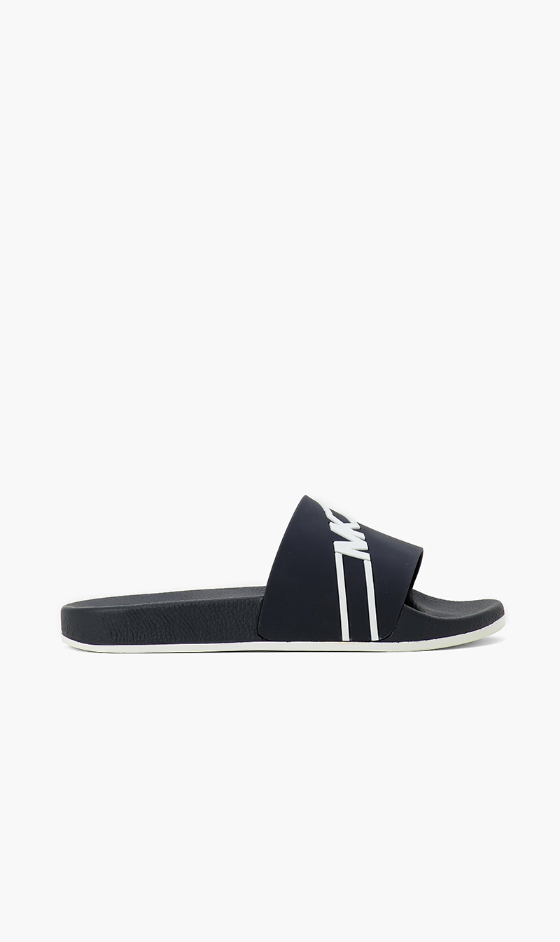 

Michael Kors Jake Logo Slides