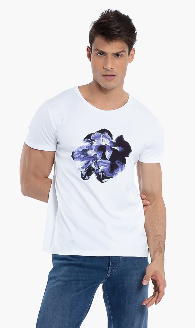 

Salvatore Ferragamo Flower Embroidery T-shirt