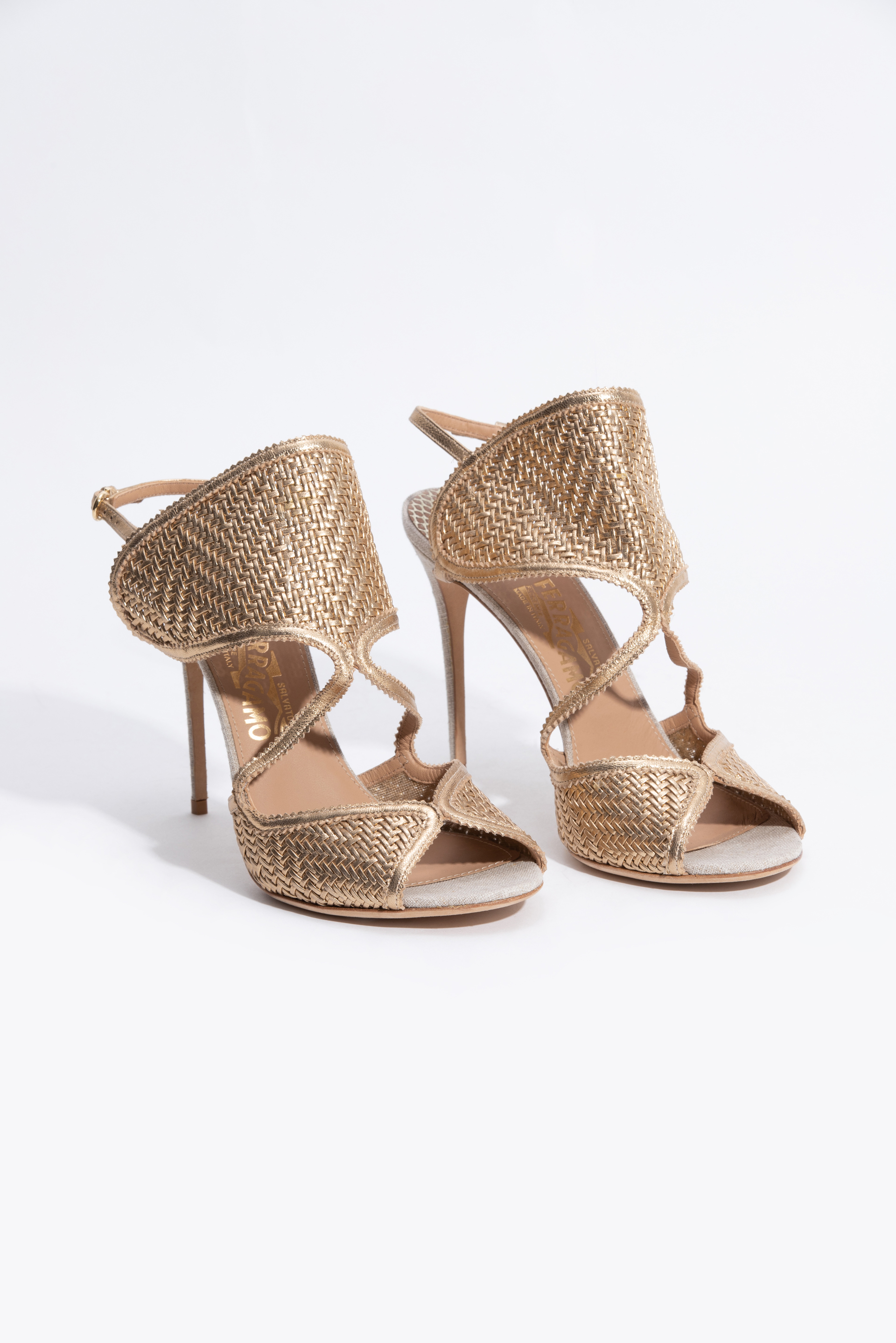 

SALVATORE FERRAGAMO Elisea Twist Sandals