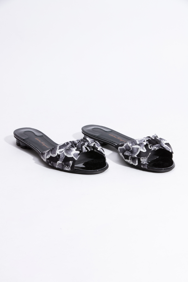 

SALVATORE FERRAGAMO Chianni Floral Silk Bow Flats