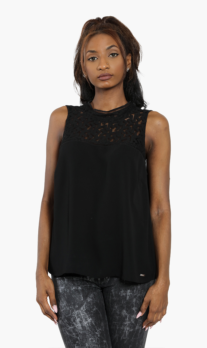 

Lace Yok Split-back Top