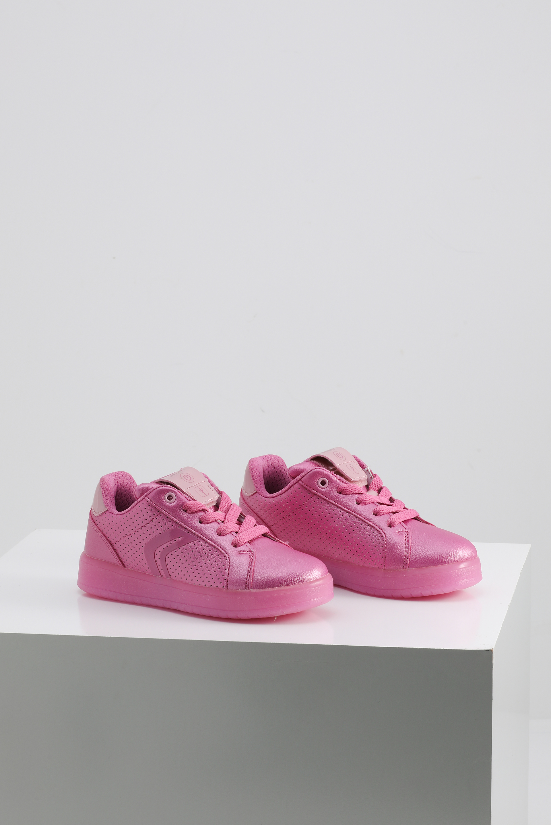 

Geox Kommodor Flashing Sneakers