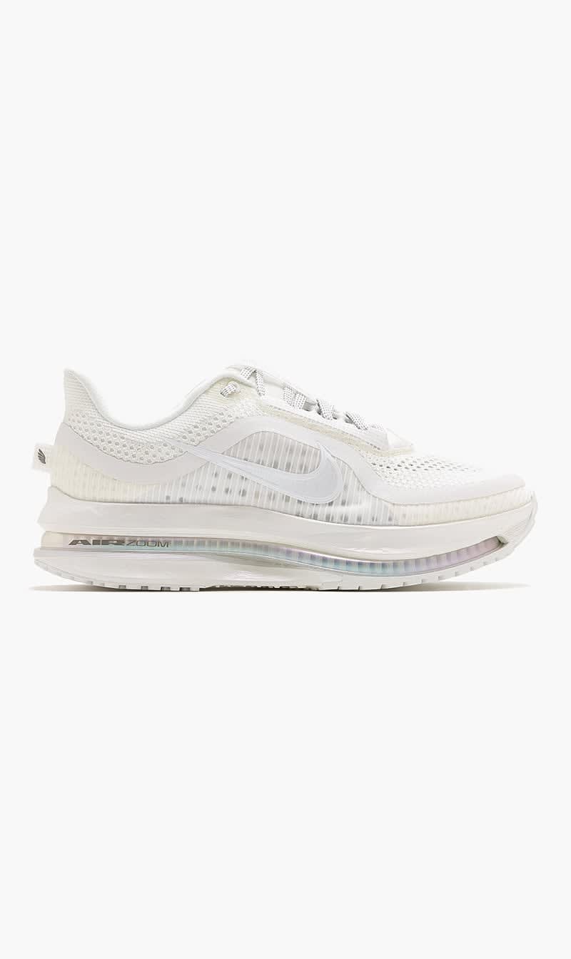 White W Nike Pegasus Premium Ess for Women