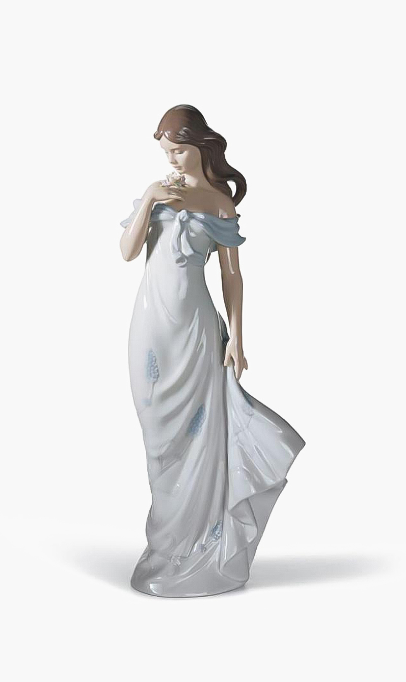 

Lladro A Flowers Whisper