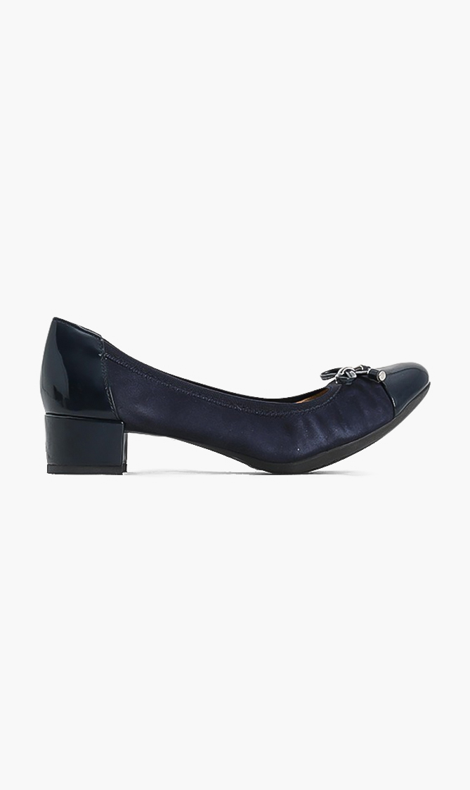 

Geox Carey Leather Pumps