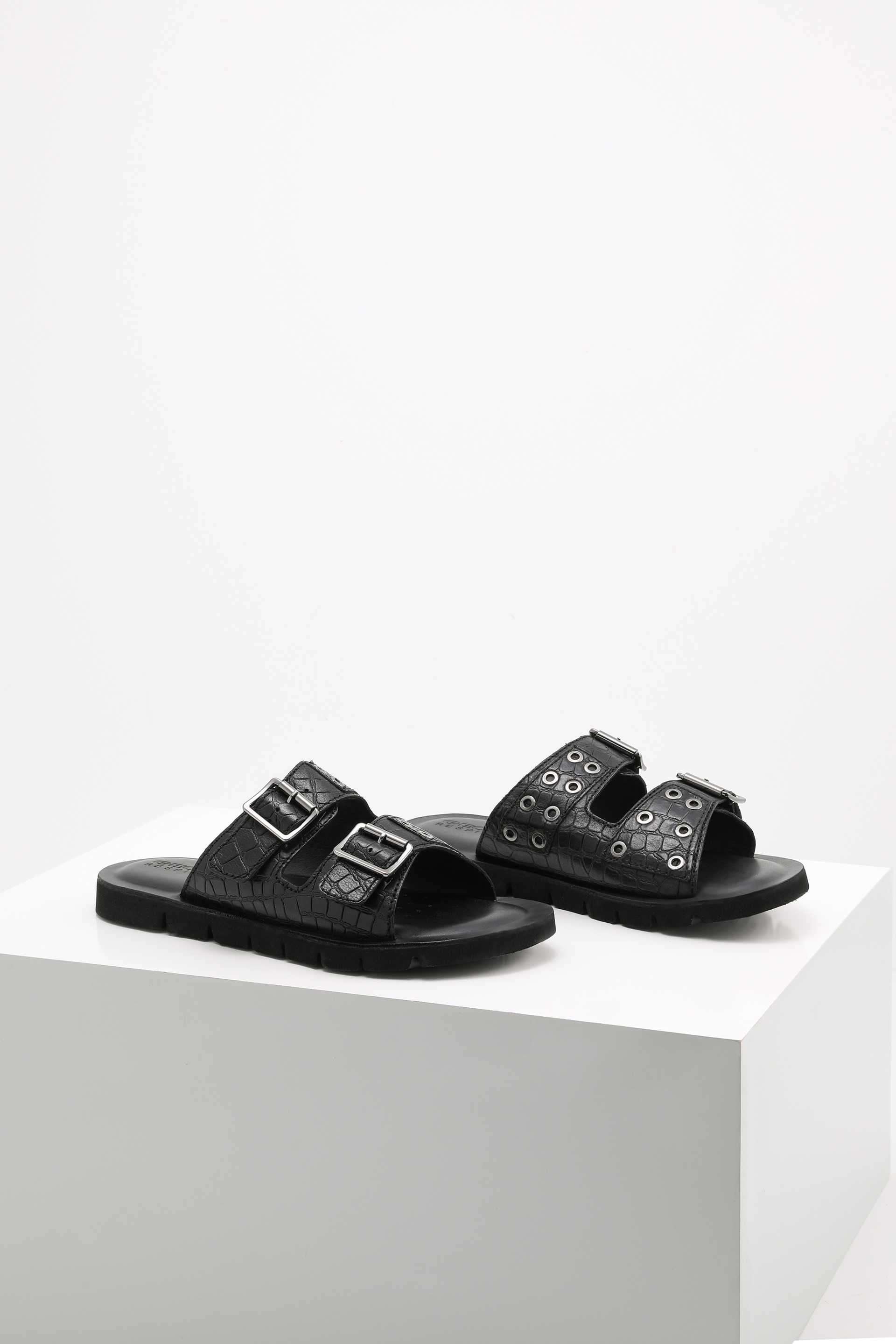 

GEOX Glenn Leather Sandals