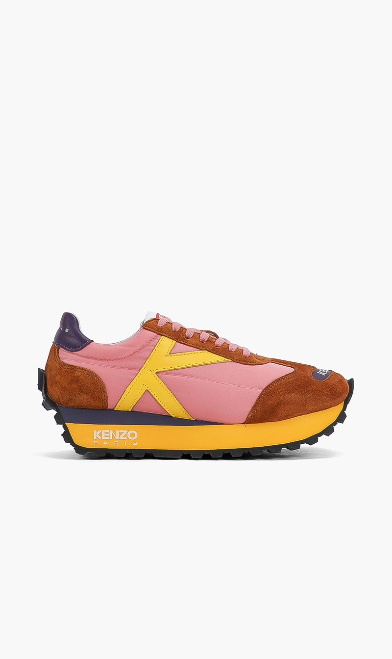 

Low Top Sneaker
