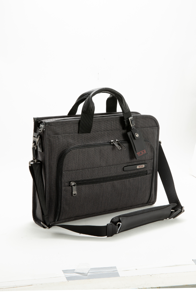 

Tumi Slim Deluxe Portfolio