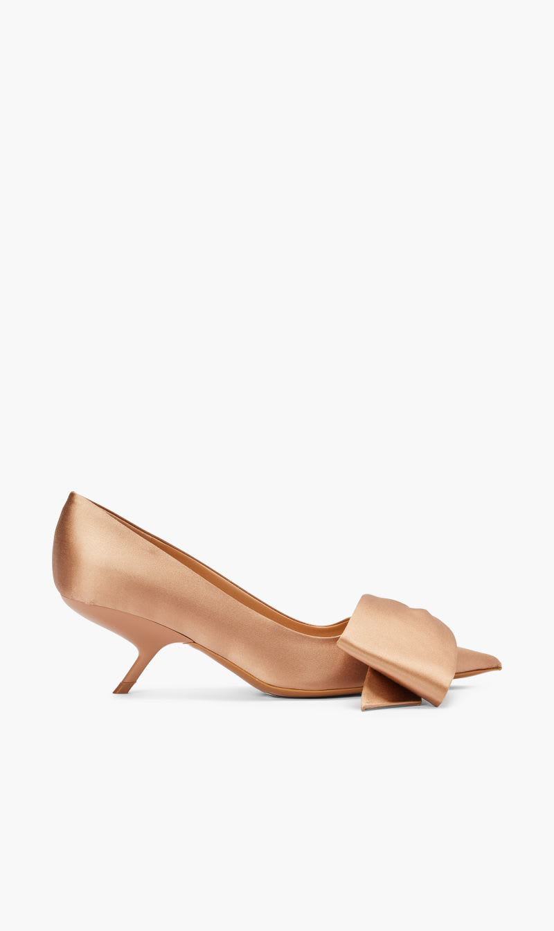 

Salvatore Ferragamo Beige Erica 55 T for Women | The Deal Outlet