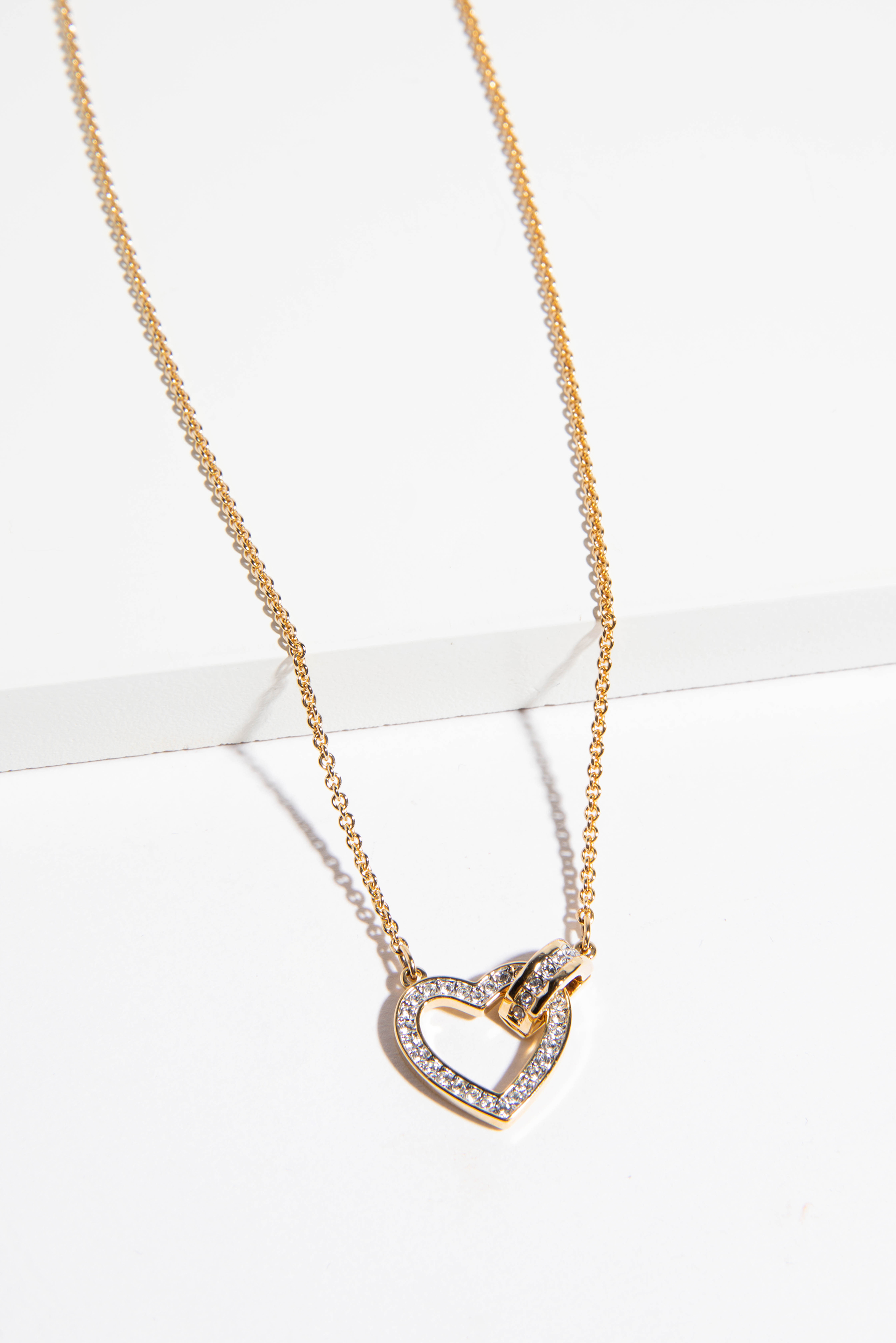 

SWAROVSKI Lovely Heart Pendant Gold Necklace