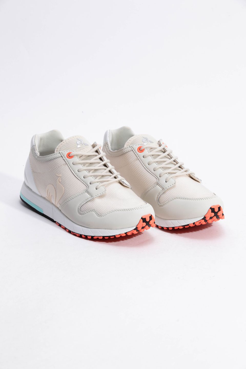 

Le Coq Sportif Jazy X W Tech Turtle Dove Trainers