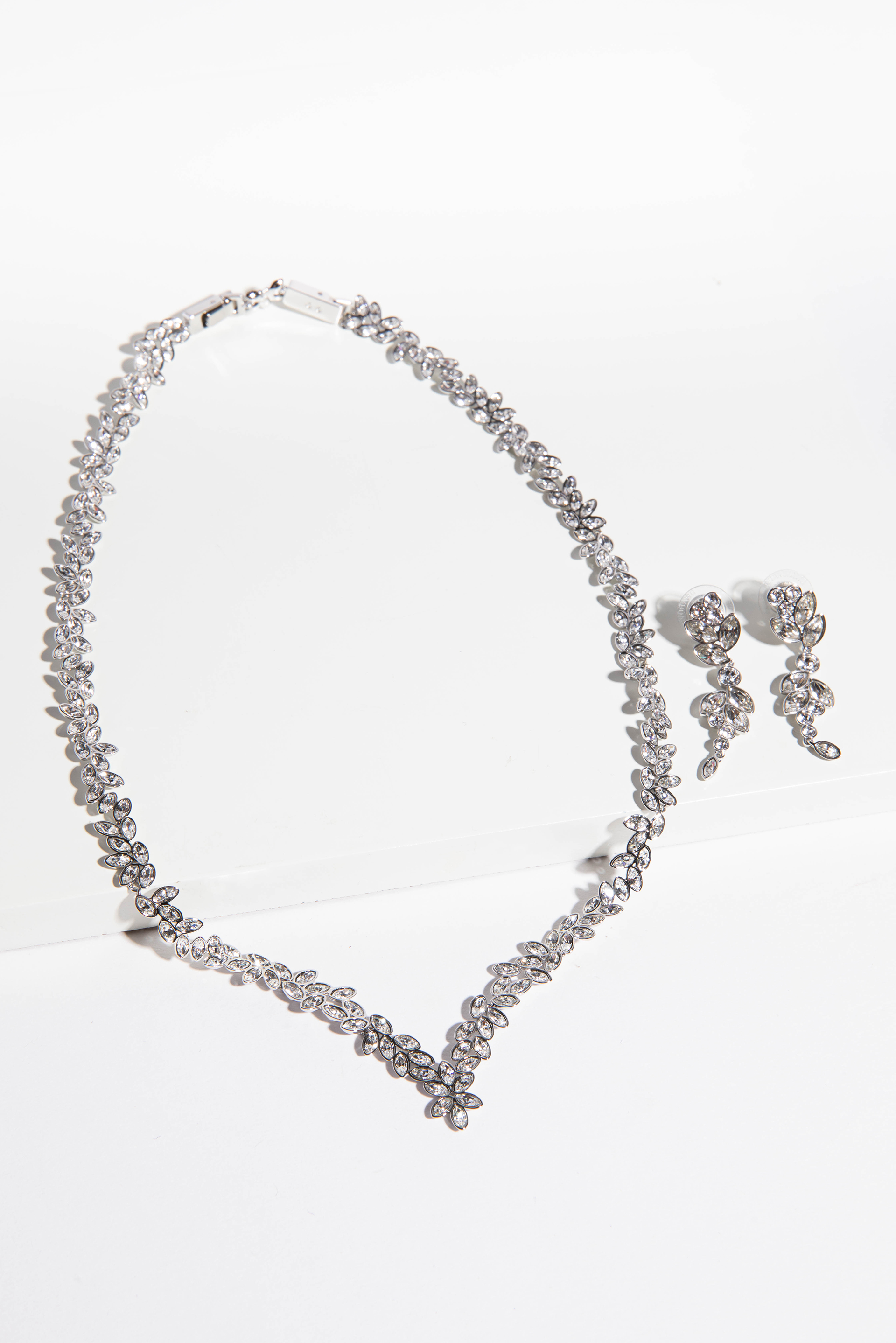 

SWAROVSKI Diapason Necklace And Earrings Jewelry Set