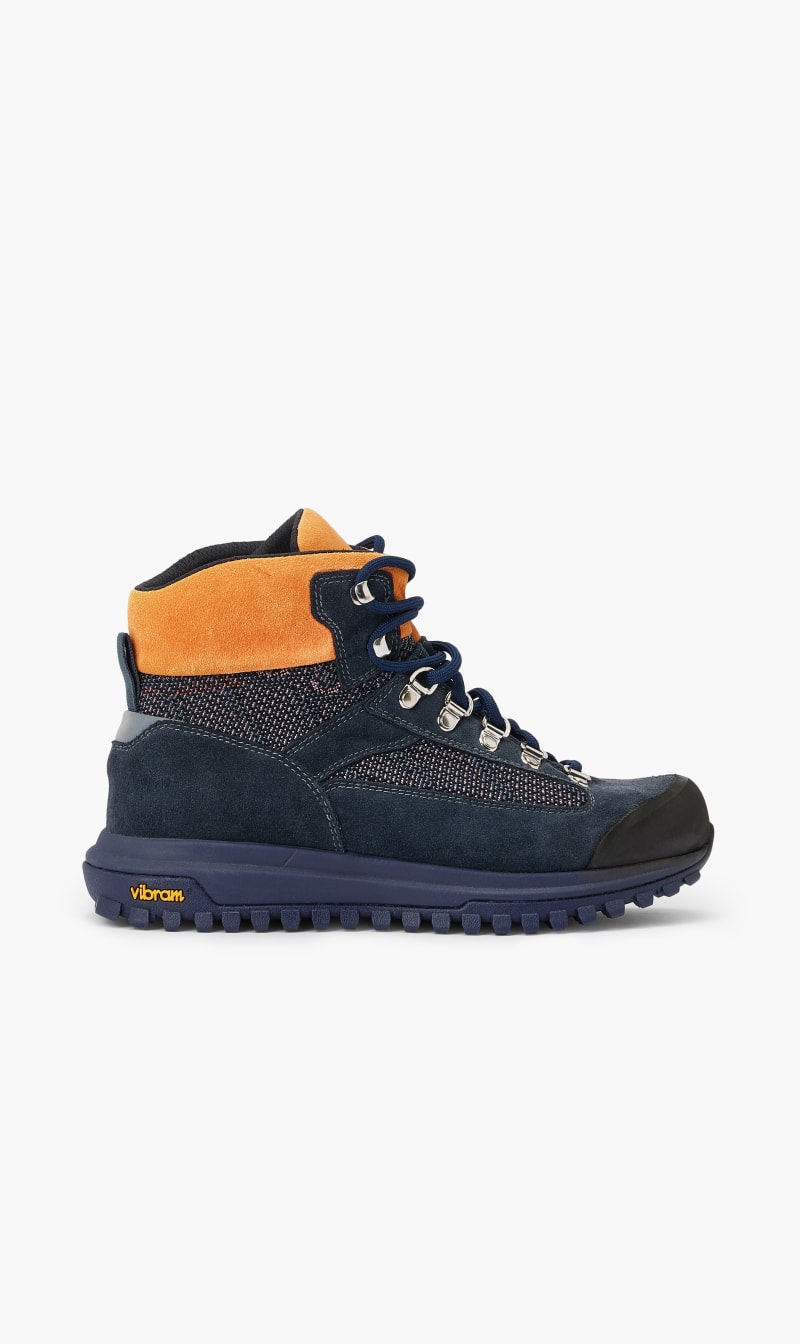 

One Hiker, Black