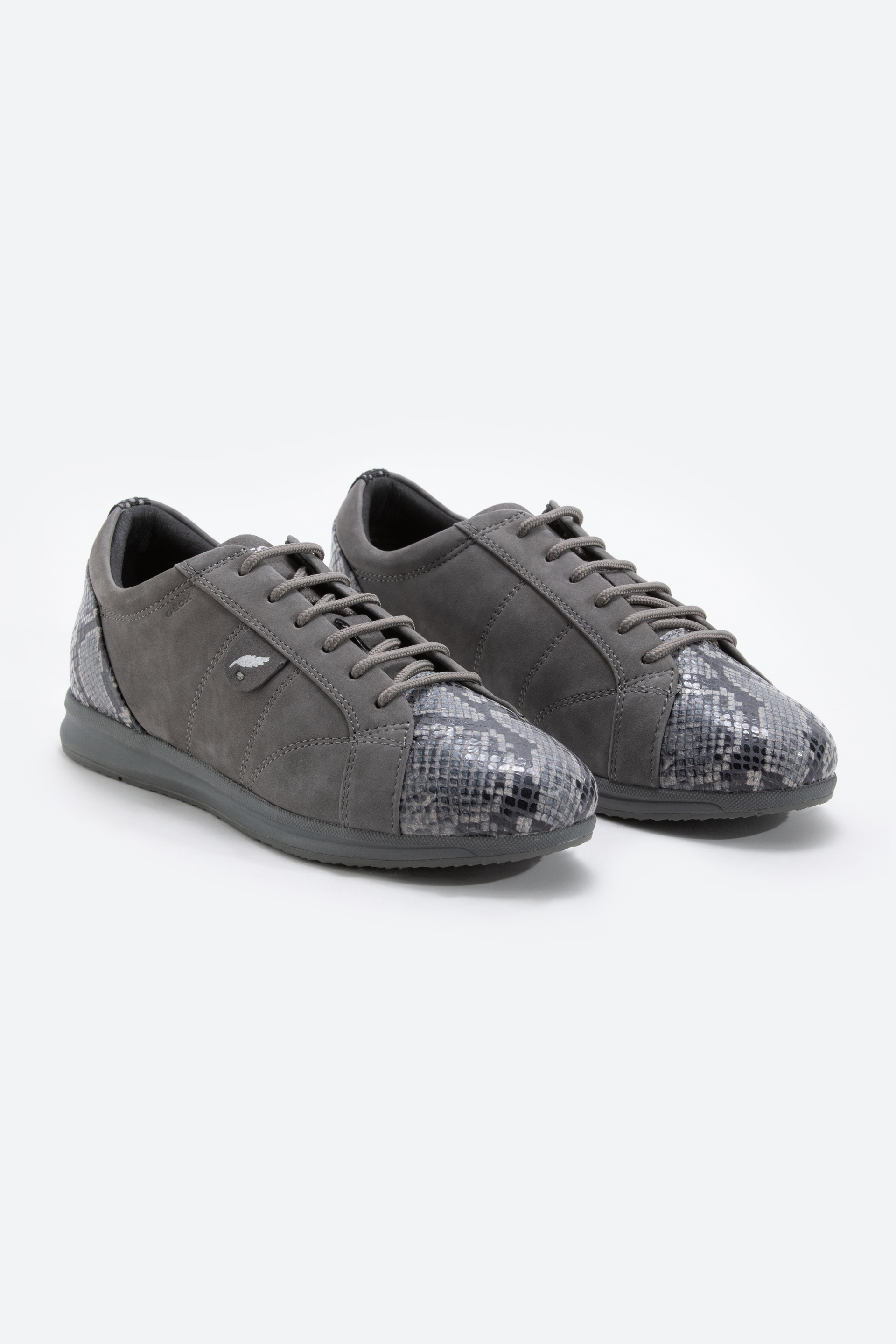 

Geox Avery Leather Sneakers