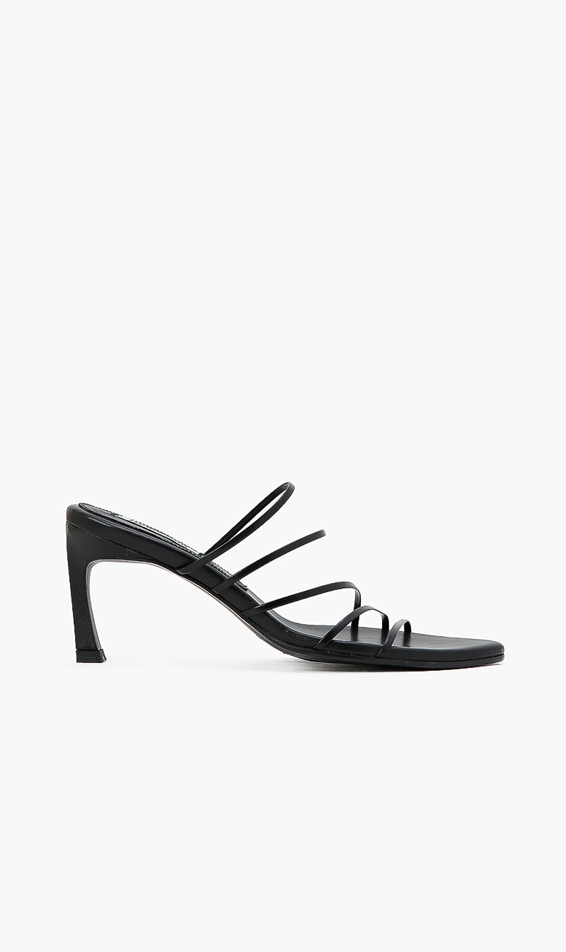 

Reike Nen 5 Strings Pointed Sandals