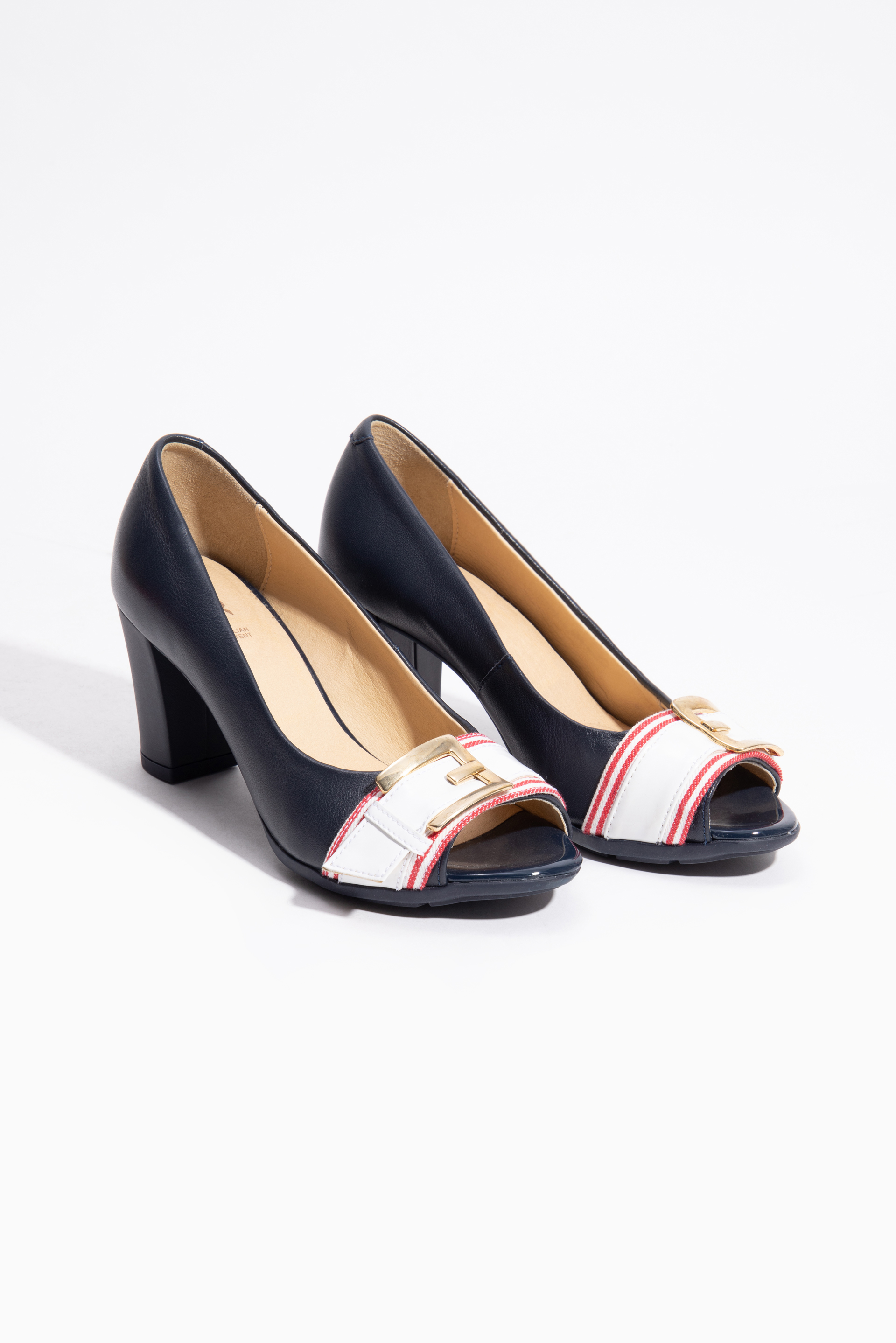 

Geox Annya Leather Pumps