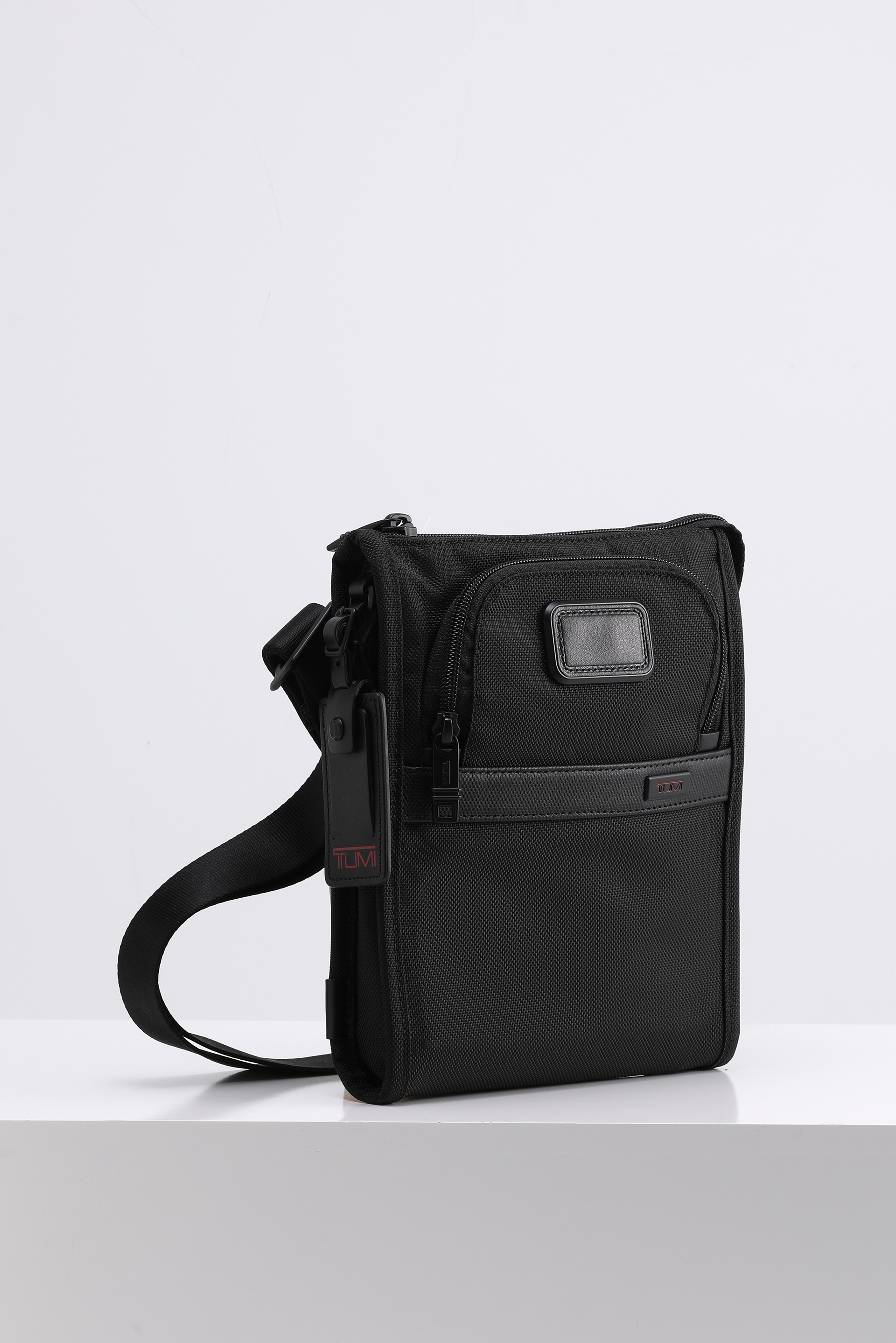 

Tumi Alpha 2 Fxt Pocket Bag Small
