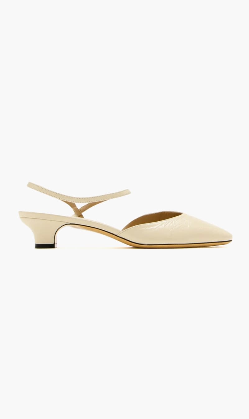 

Le Monde Beryl White Erica Pumps for Women | The Deal Outlet