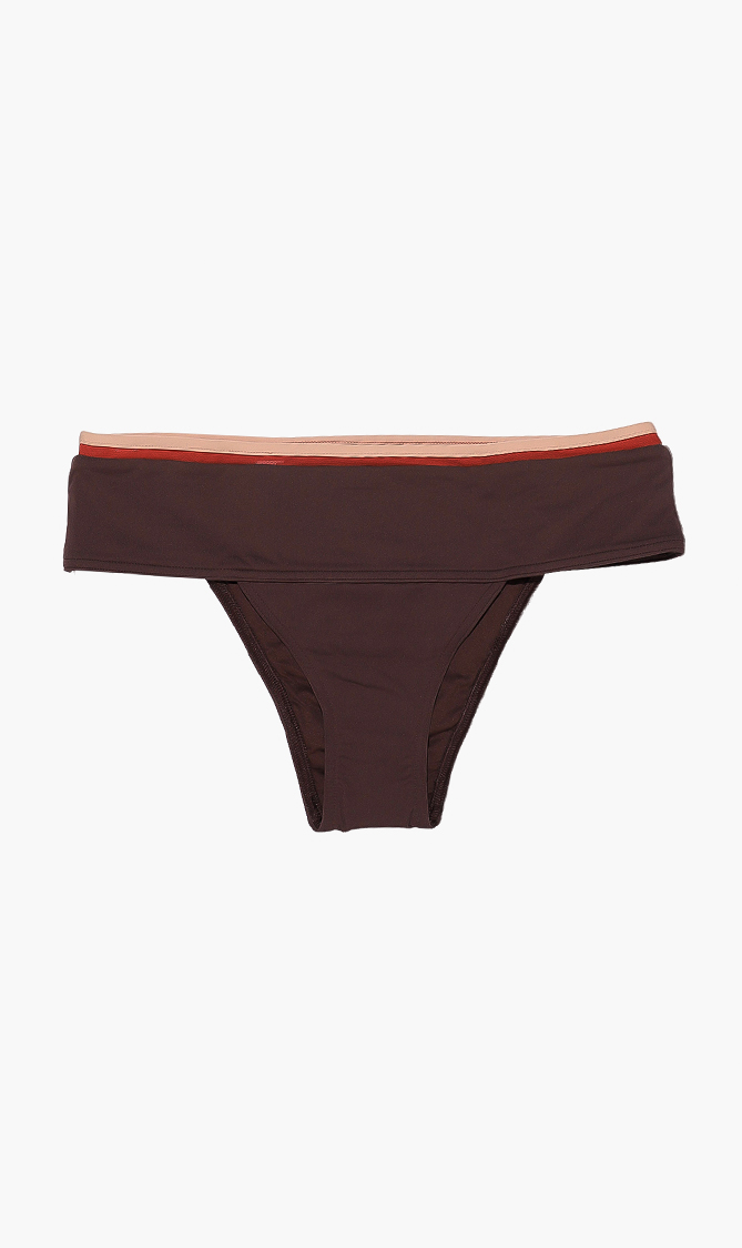 

Mare Tanga, Brown