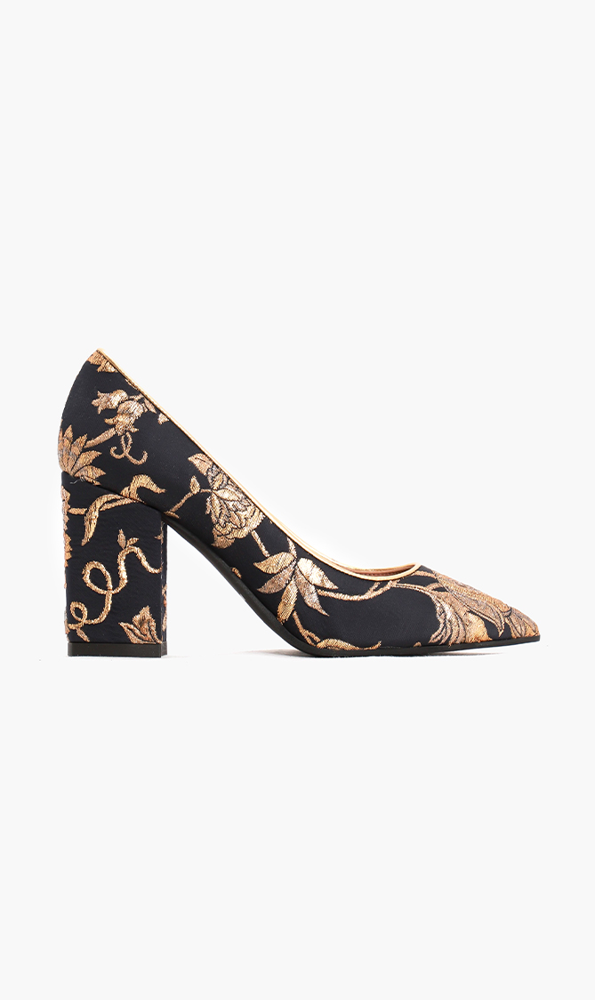 

Jacquard Pointy-toe Pumps
