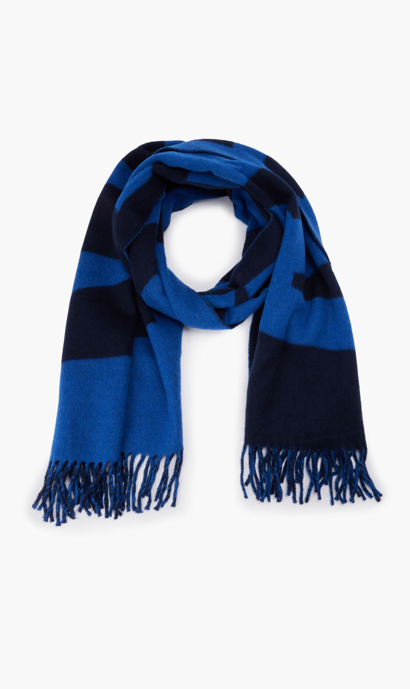 

Elliot, Blue