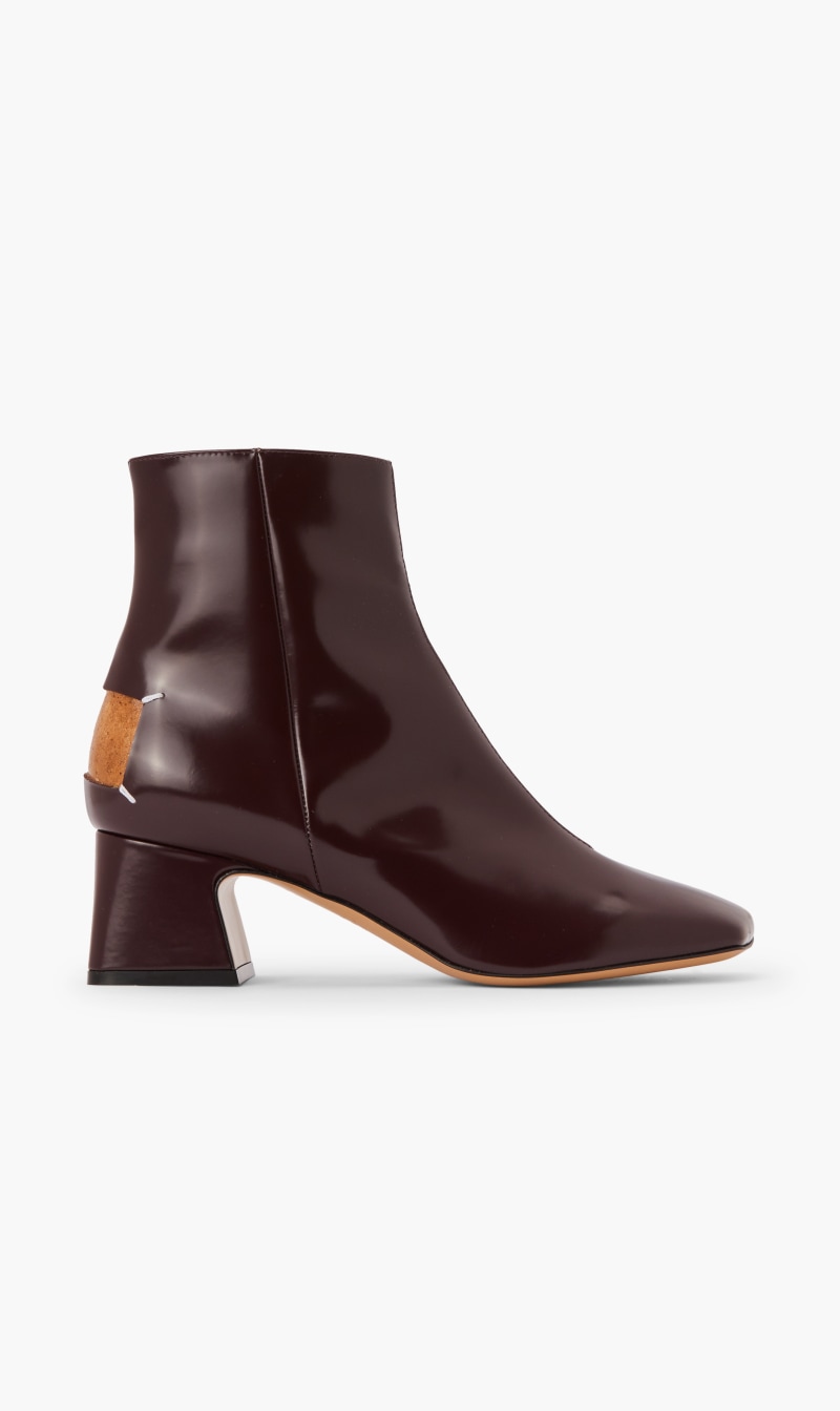 

Maison Margiela Red Avp Tabi Bordeaux Ankle Boot for Women | The Deal Outlet