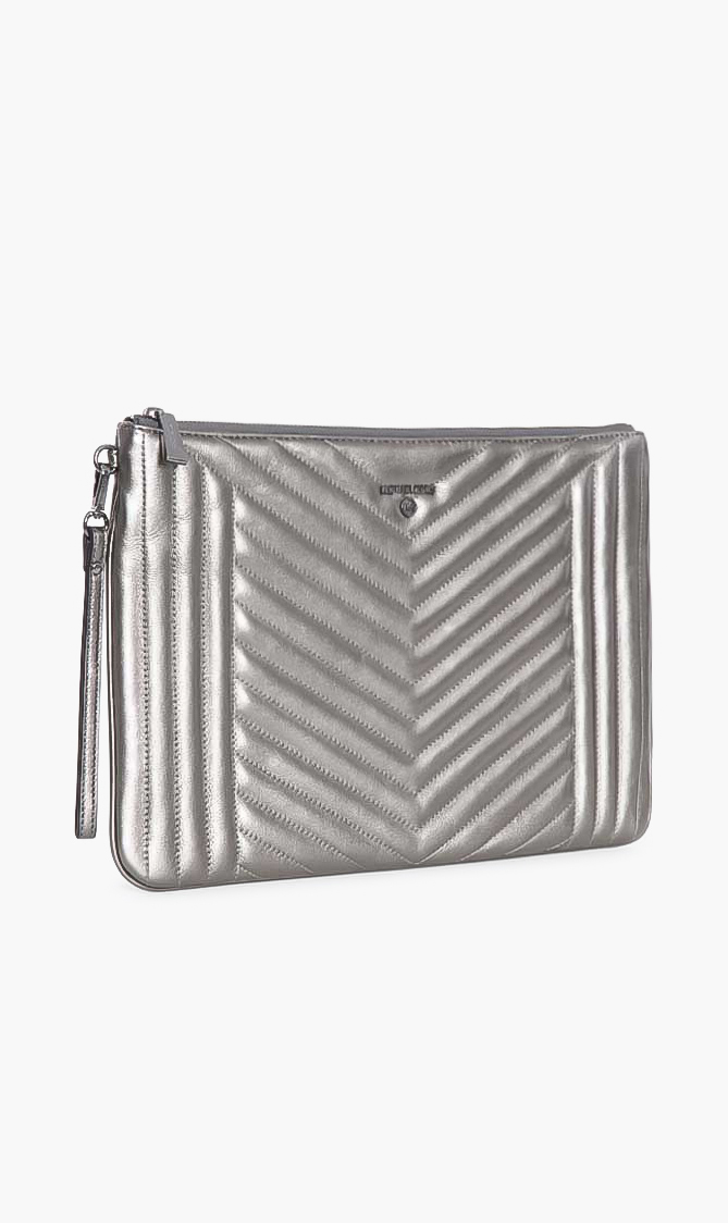 

Michael Kors Jet Set Extra-large Quilted Leather Pouch