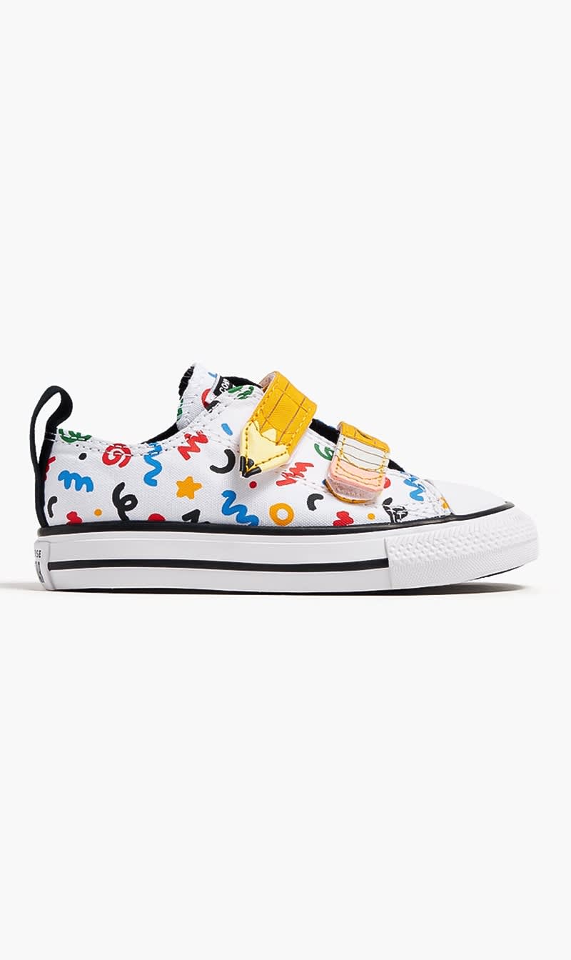 

Converse White Chuck Taylor All Star 2v Sneakers for Boys | The Deal Outlet