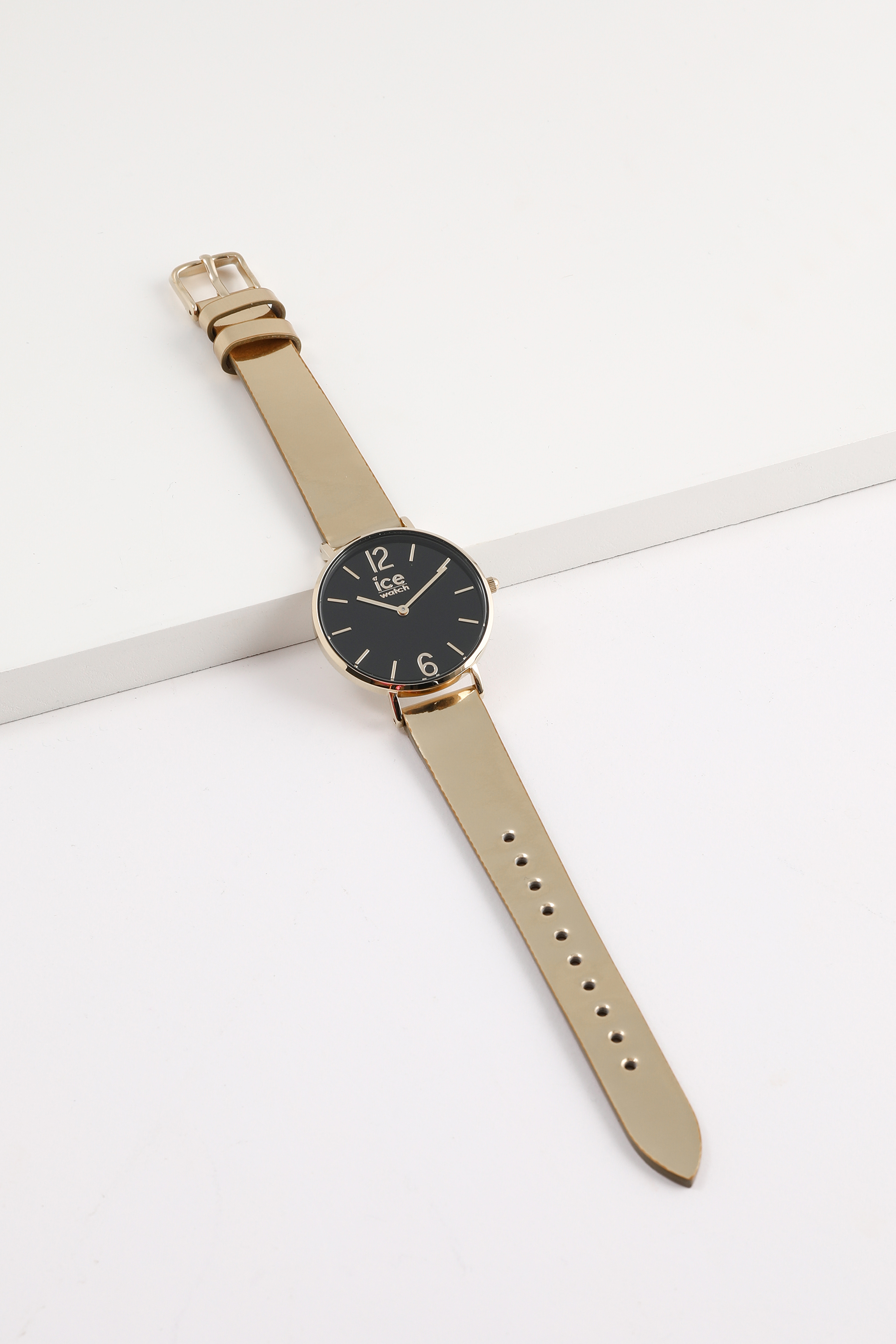 

Ice Watch City Sparkling Xs Leather Metal Analog Watch