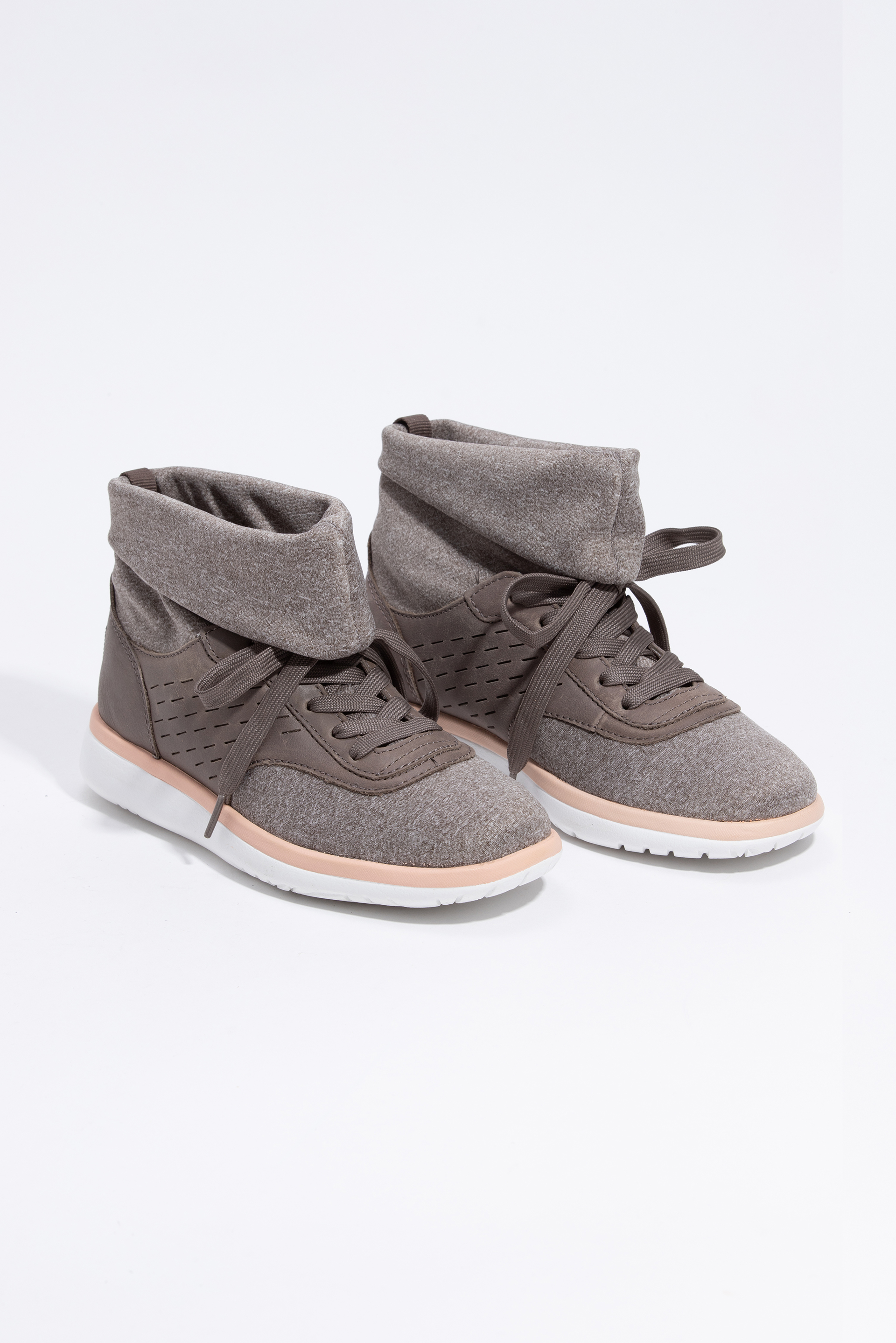 Ugg Grey Islay Blk Women's Sneakers for Women | The Deal Outlet