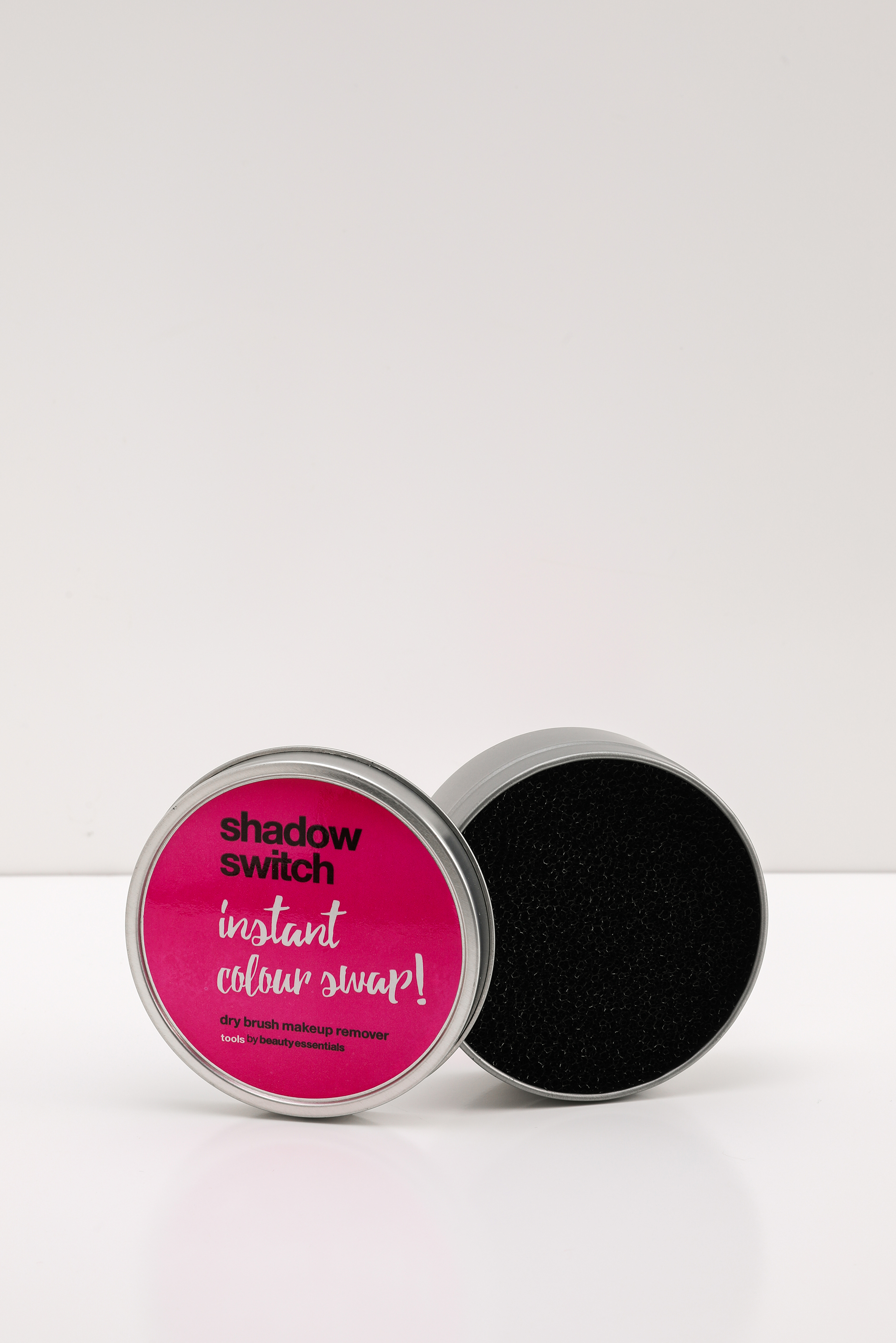 

Beauty Essentials Shadow Switch Dry Brush Makeup Remover