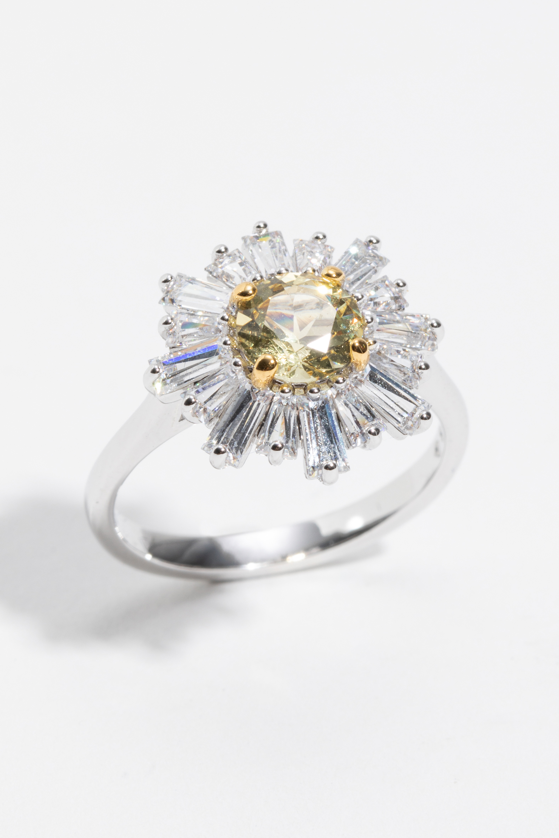 

Swarovski Medium Sunshine Ring, 55 Mm