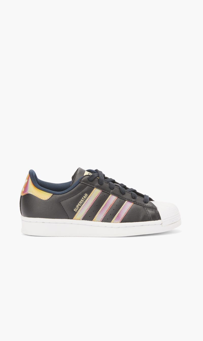 

Superstar J, Black