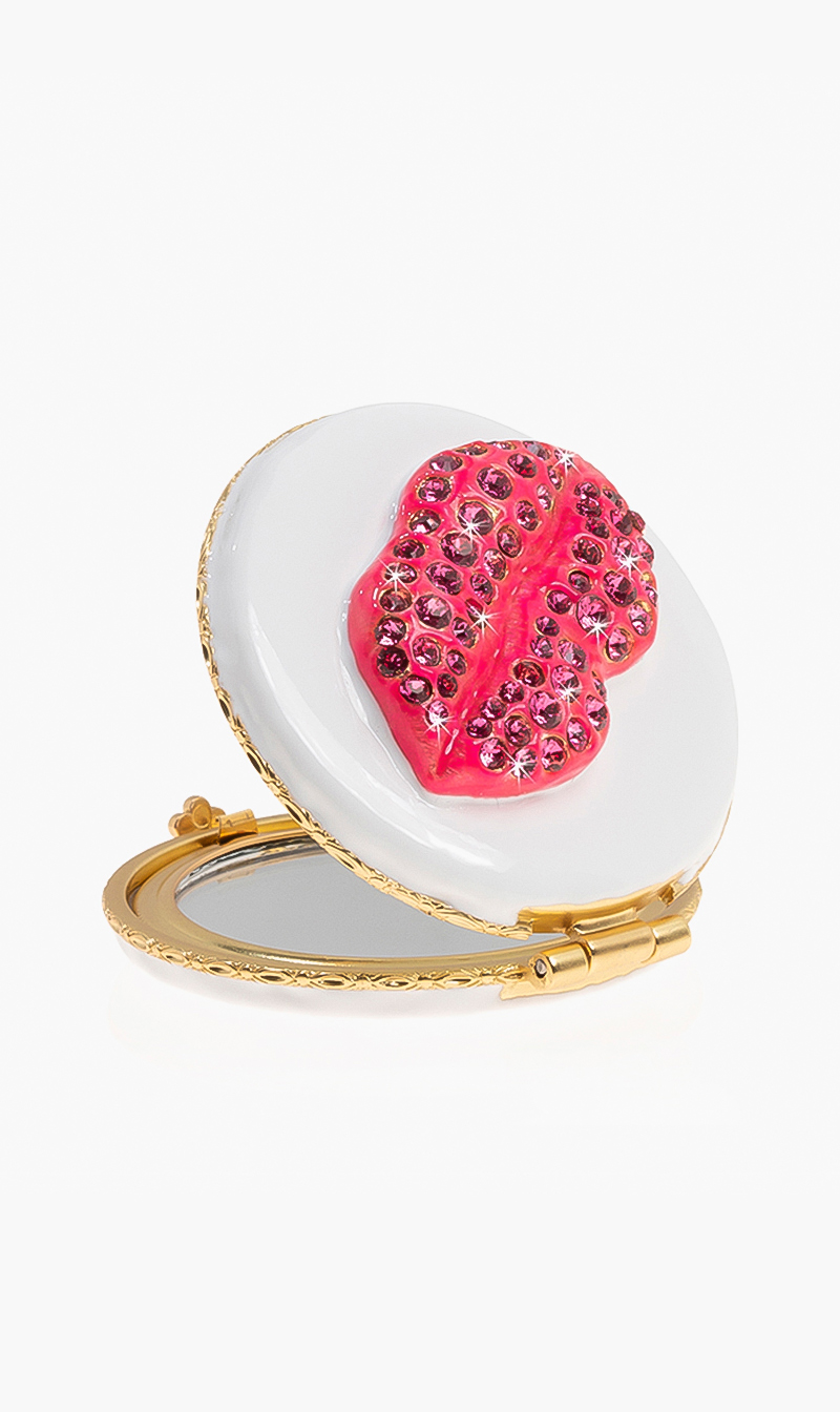 

Lip Compact