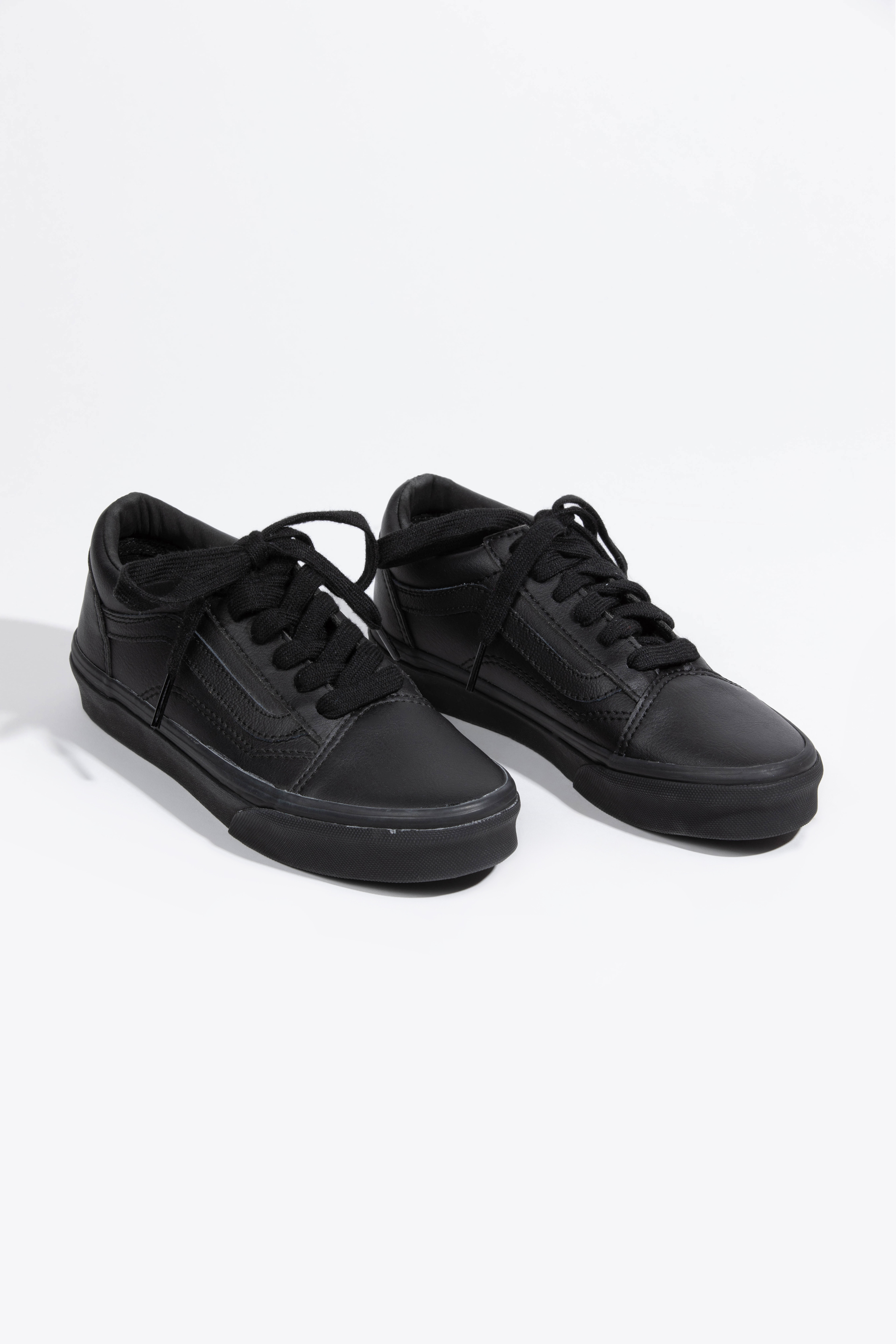 

Vans Black Old Skool Sneakers