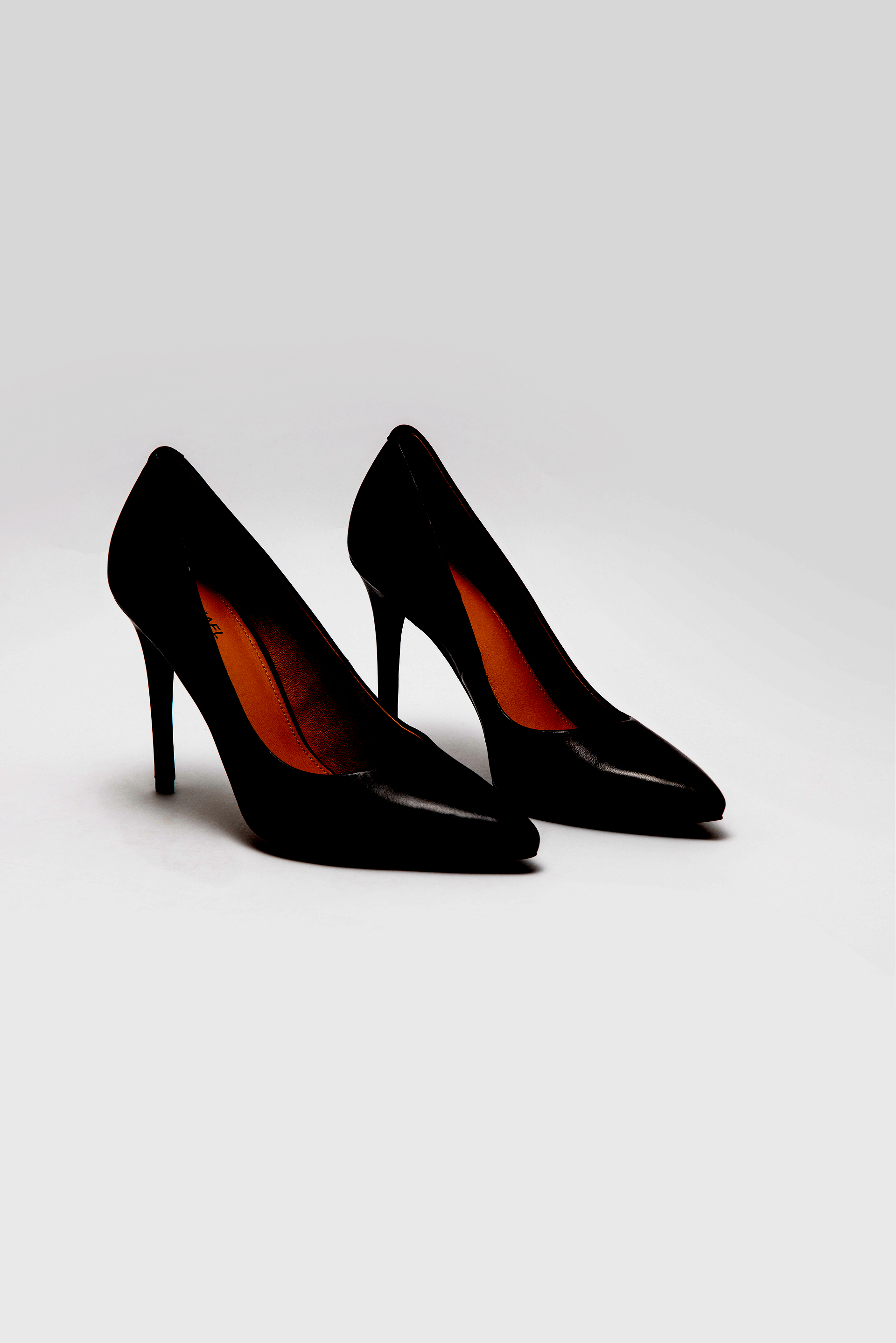 

Michael Kors Claire Leather Pump
