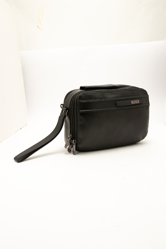 

Tumi Business Clutch