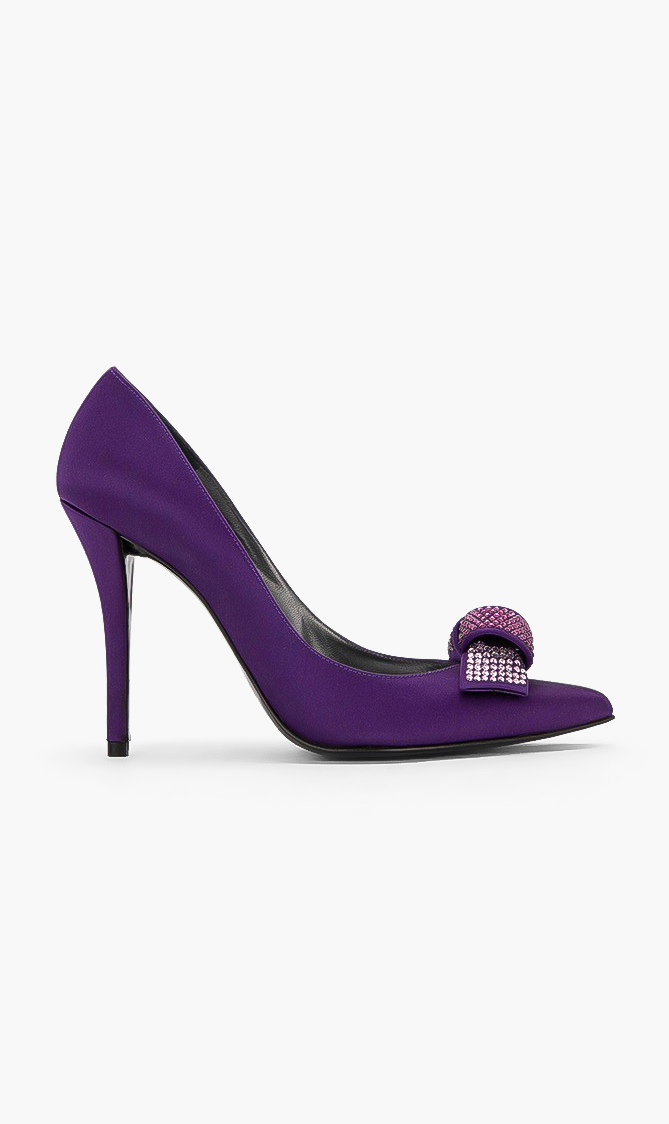 

Stuart Weitzman Gloloopy Crystal Embellished Knot Pumps
