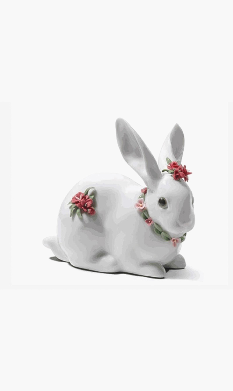 

Lladro Attentive Bunny Carnations
