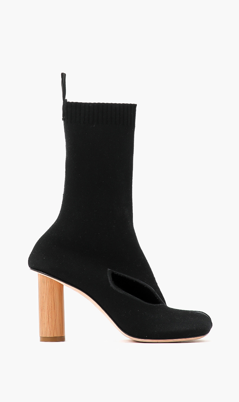 

Awake Mode Ariana Boots