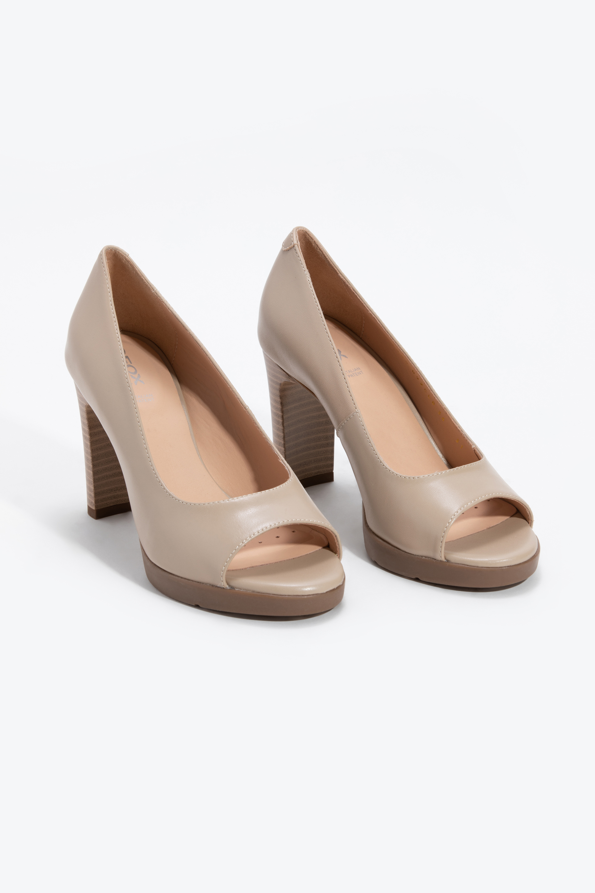 

Geox Annya Leather Pumps