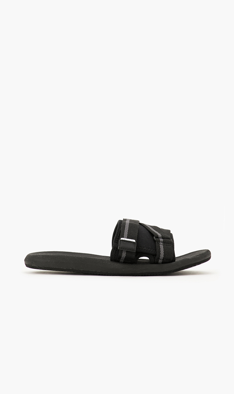 

LACOSTE Croco Rubber Duo-tone Slides