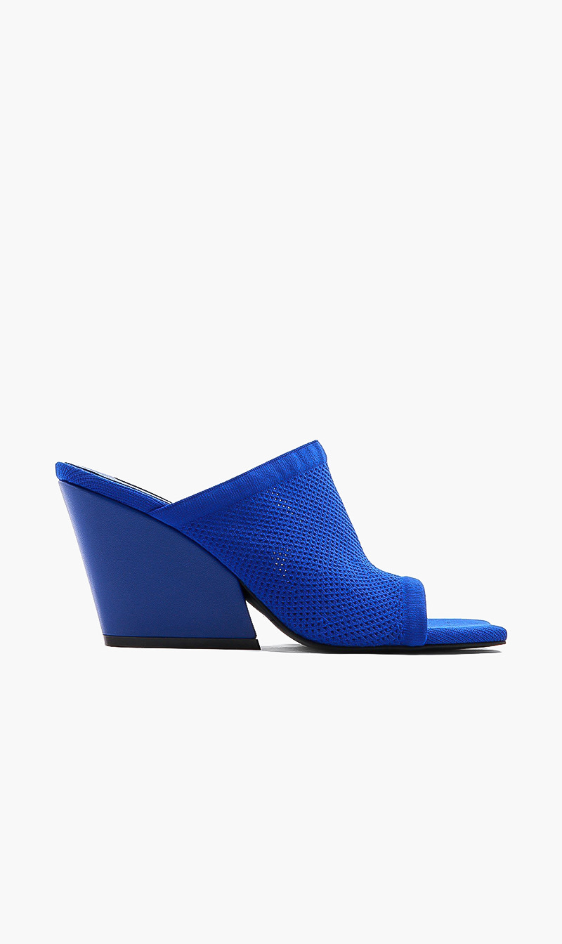 

Stella Mc Cartney Blue Mesh Knitted Mat for Women | The Deal Outlet