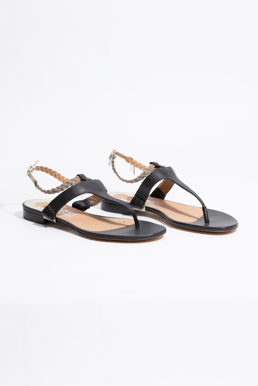

SALVATORE FERRAGAMO Leather Thong Strap Sandals