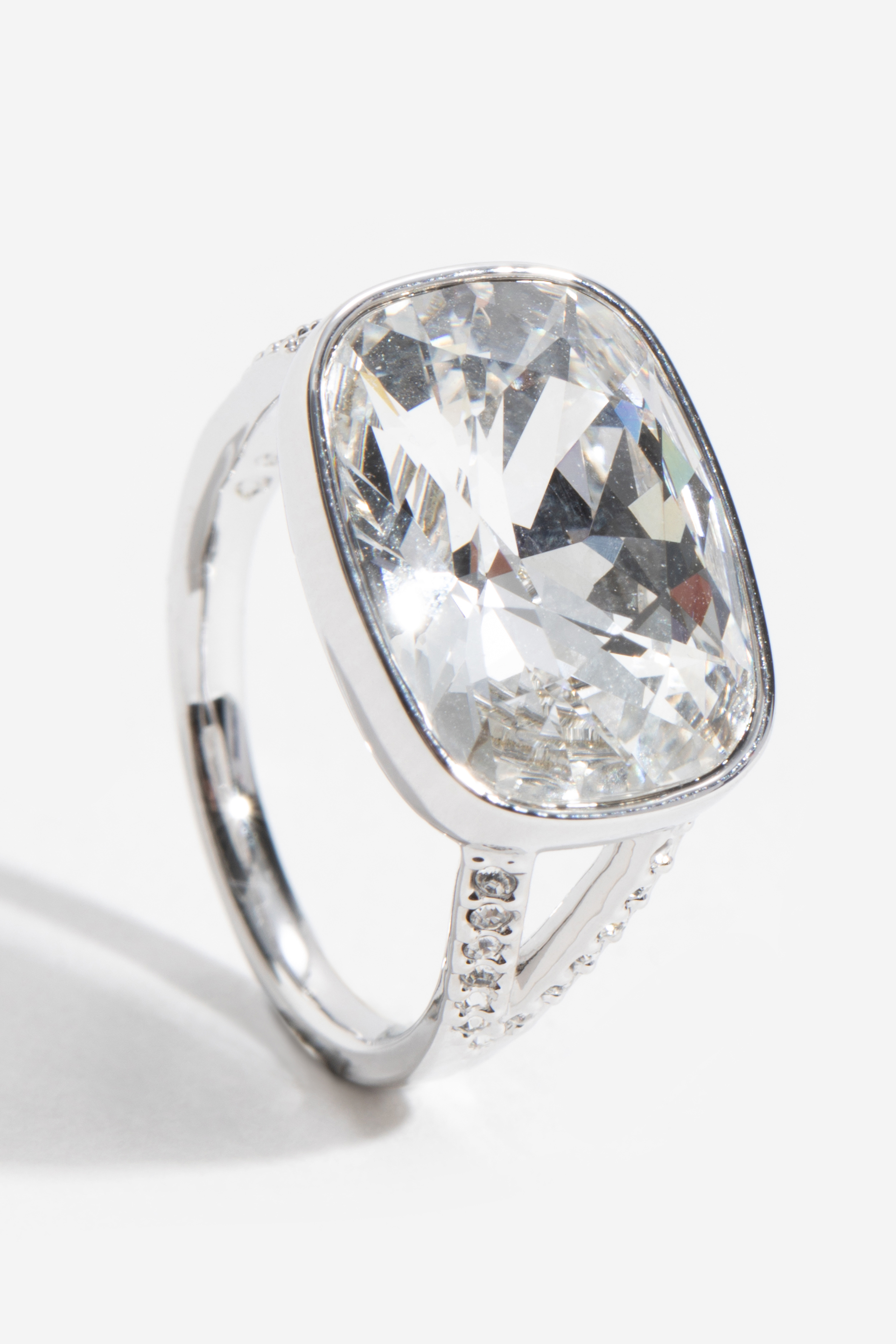 

Swarovski Holding Crystal Ring, 52 Mm