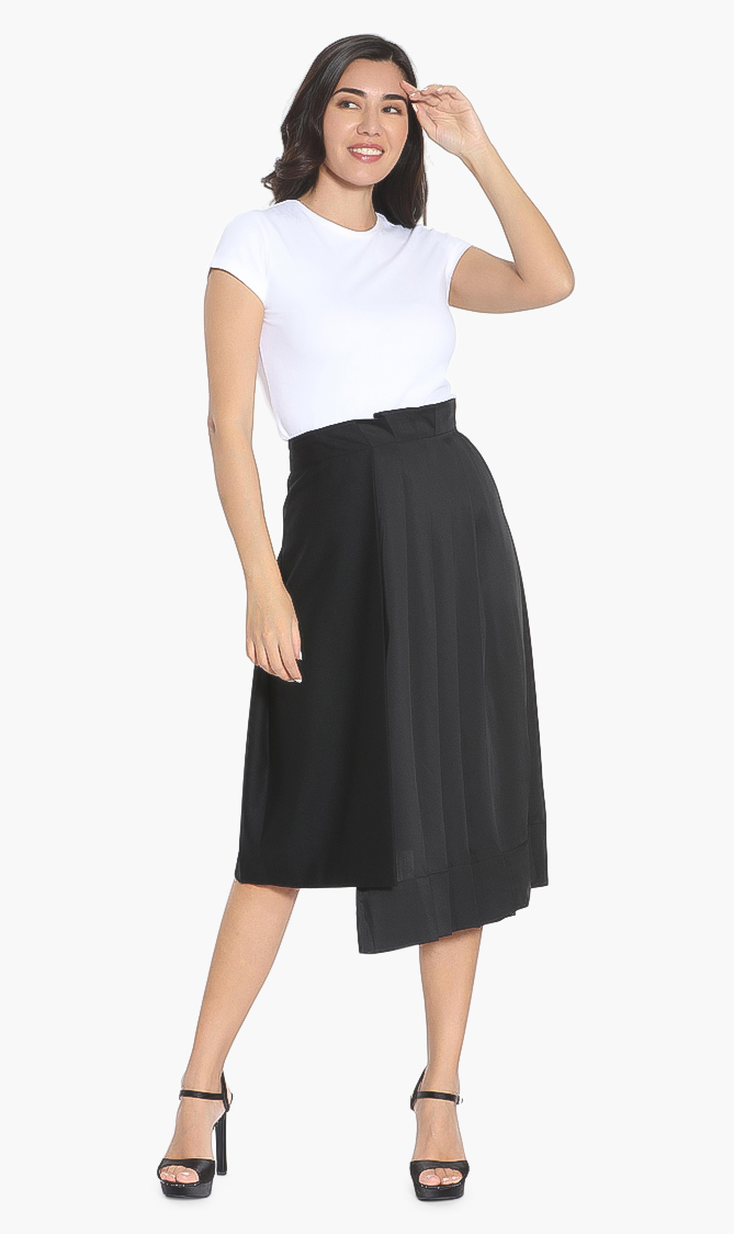 

Weekend Maxmara Black Pleated Skirt for Women | The Deal Outlet