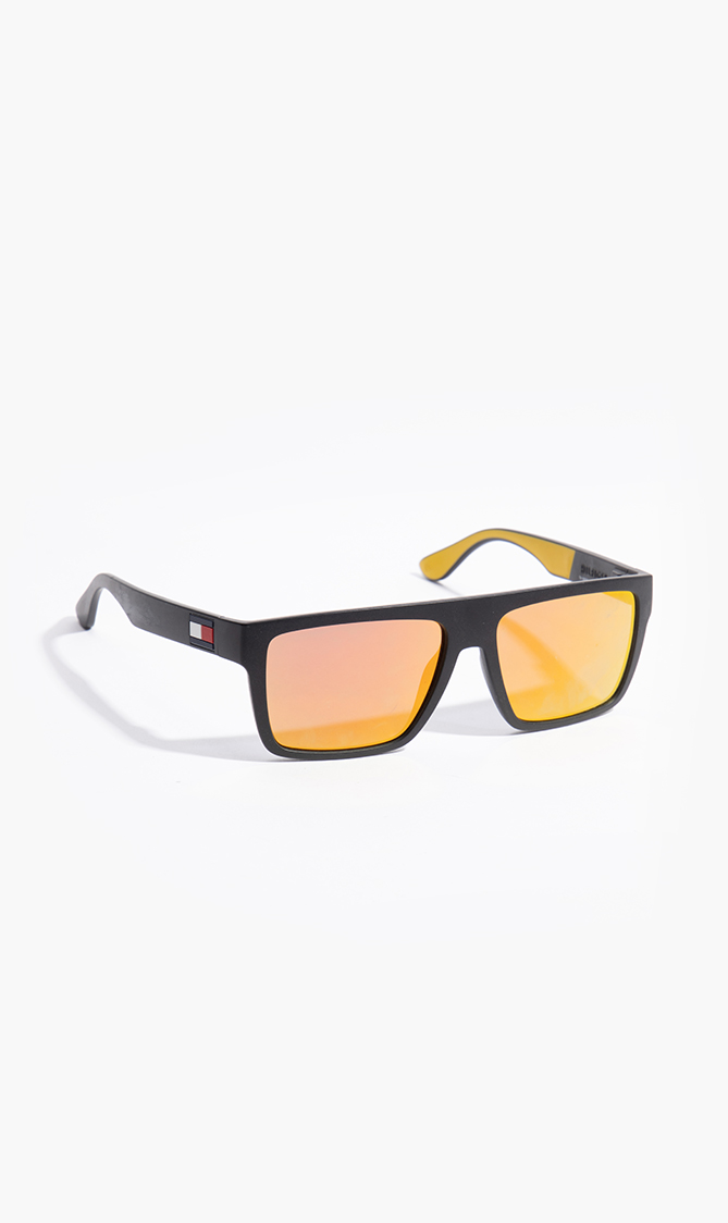 

Tommy Hilfiger Wayfarer Sunglasses